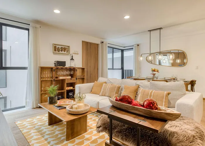 Luxury 2 Bedroom - Rooftop Pool With View *