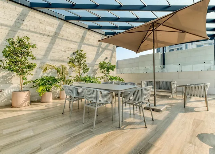 Casa de férias Luxury 2 Bedroom - Rooftop Pool With View *