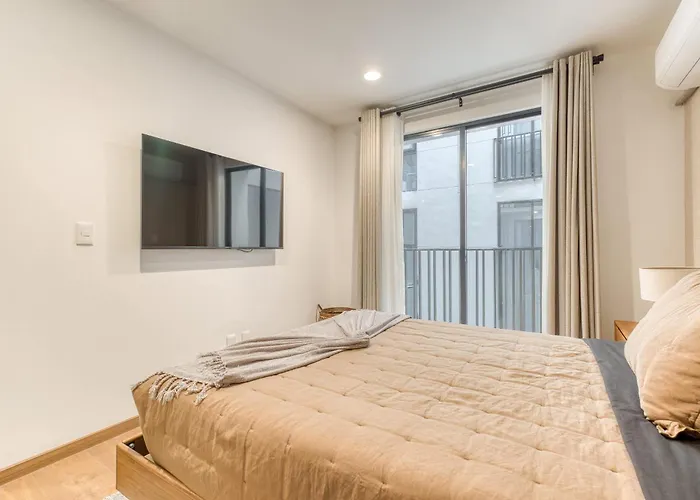 Luxury 2 Bedroom - Rooftop Pool With View *